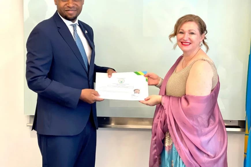 Singapore: Ambasade y'u Rwanda yarahije Ntuyenabo wahawe Ubwenegihugu