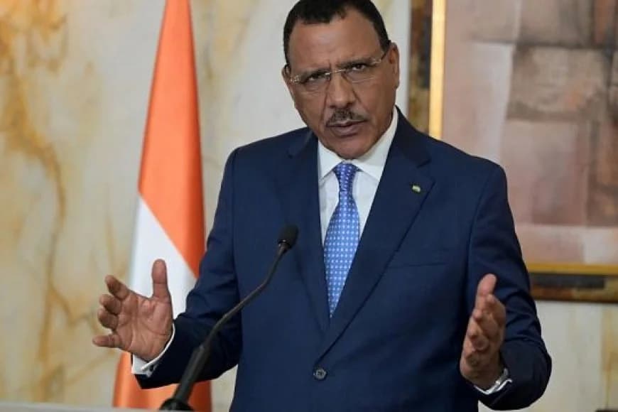 Niger: Perezida wahiritswe ku butegetsi ari kugaburirwa umuceri gusa