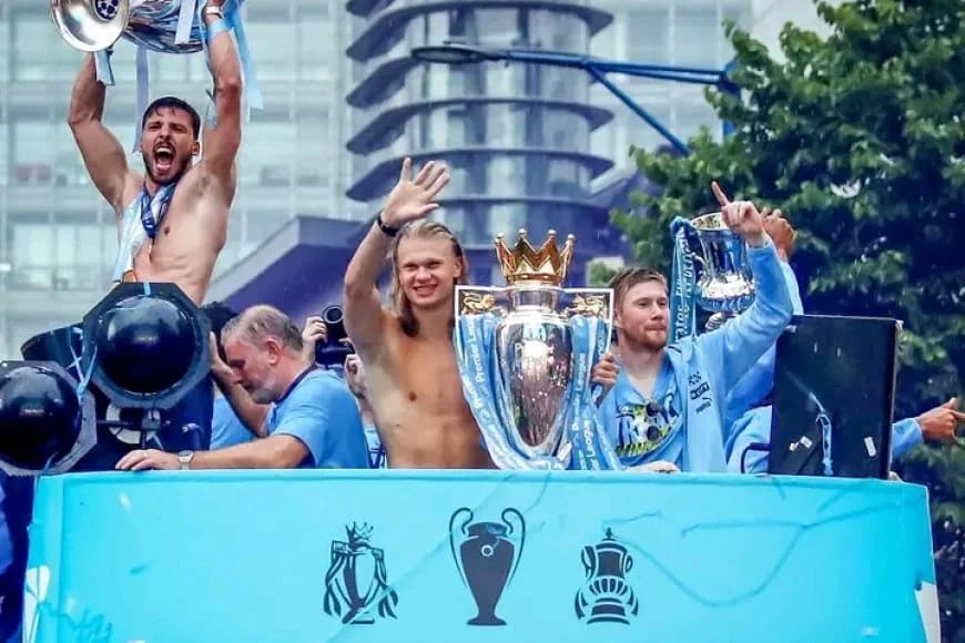 Man City yatembereje inyabutatu z'ibikombe i Manchester _ AMAFOTO