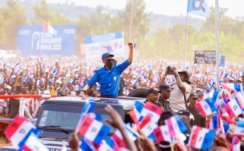 Umukandinda wa FPR Inkotanyi Paul Kagame yongeye kwibutsa abaturage b'i Kayonza icyo ku mutora bivuze