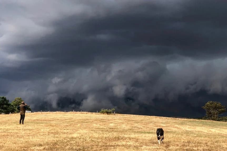 Victorians Brace for Severe Thunderstorm Outbreak as Bureau of Meteorology Issues Urgent Warning
