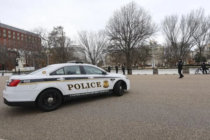 US Secret Service Shoots Armed Man Near White House
