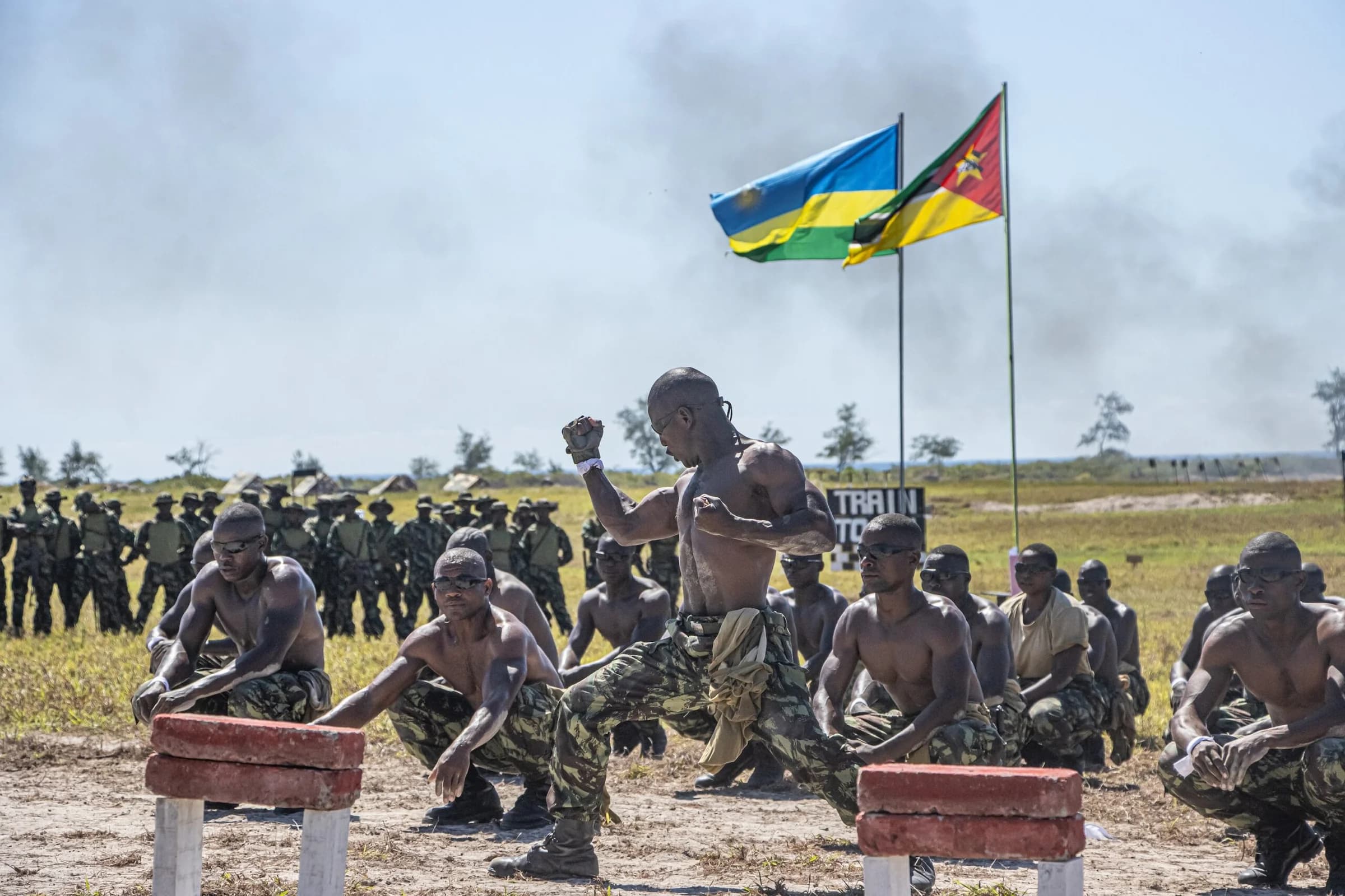 525 Mozambican troops trained by RDF instructors graduate in an advanced infantry course