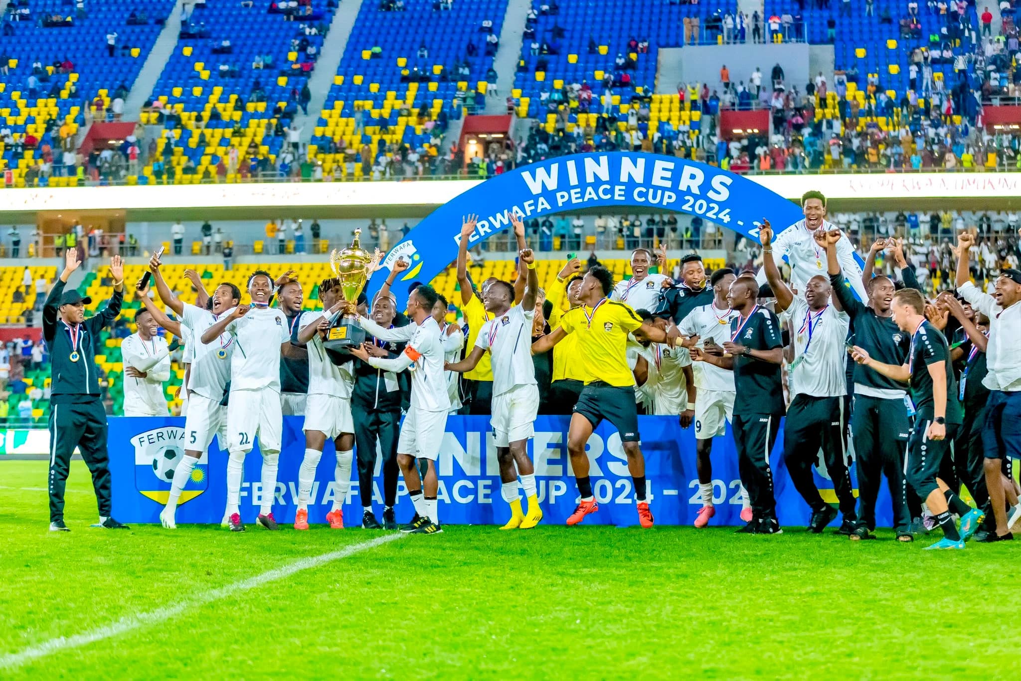 APR FC and Indahangarwa WFC Crowned Champions of 2025 Rwanda Peace Cup