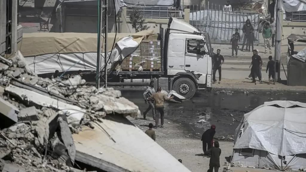 24 Killed in Israeli Air Strikes on Gaza, Including Attack on School Sheltering Displaced Families