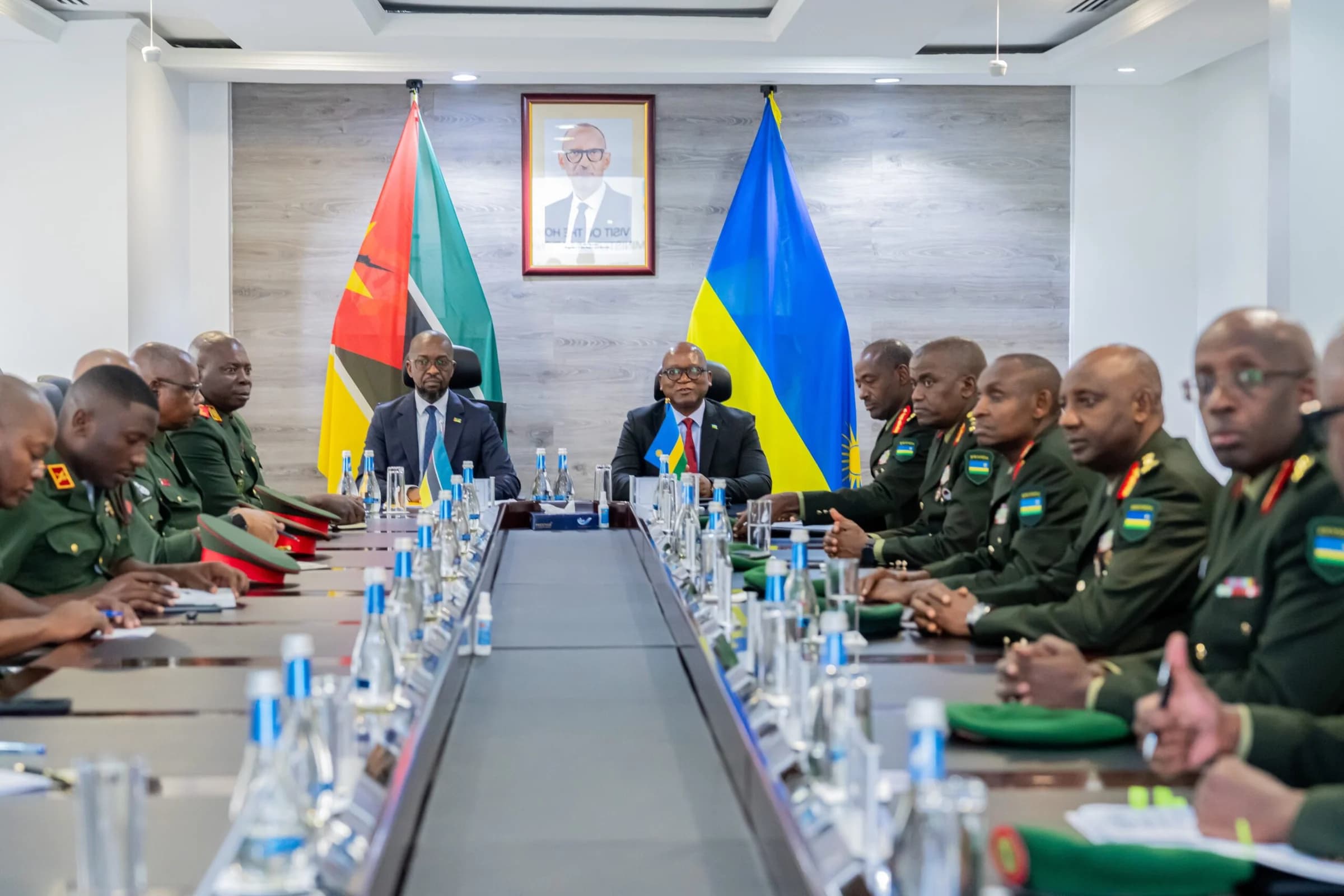 Mozambique, Rwanda in talks to strengthen defence cooperation
