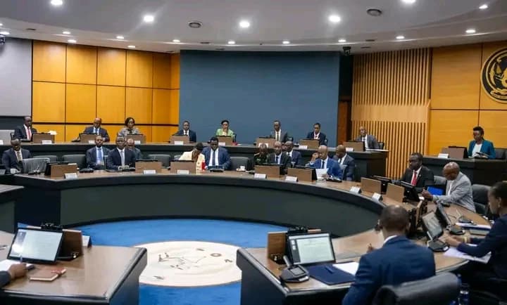 Rwanda Cabinet approves demonetisation  of old bank notes, new transport System, and government appointments