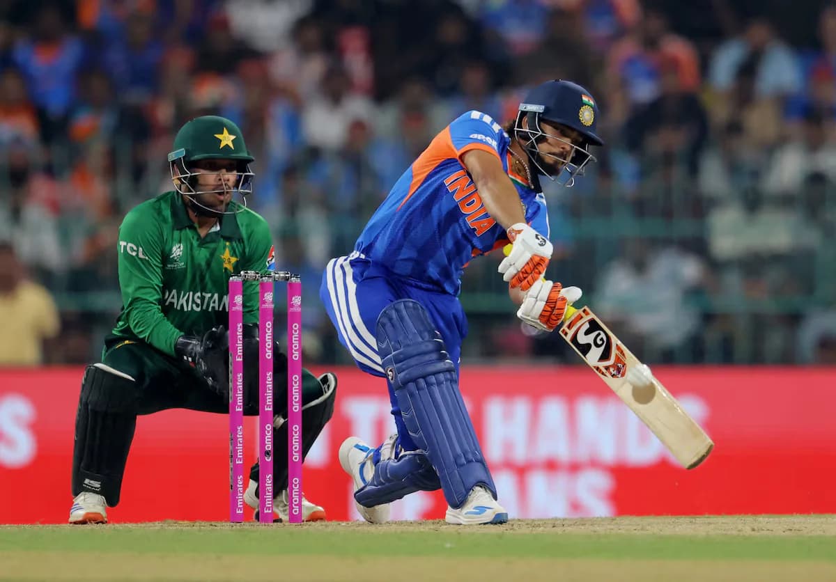 No handshake as Pakistan opt to field against India