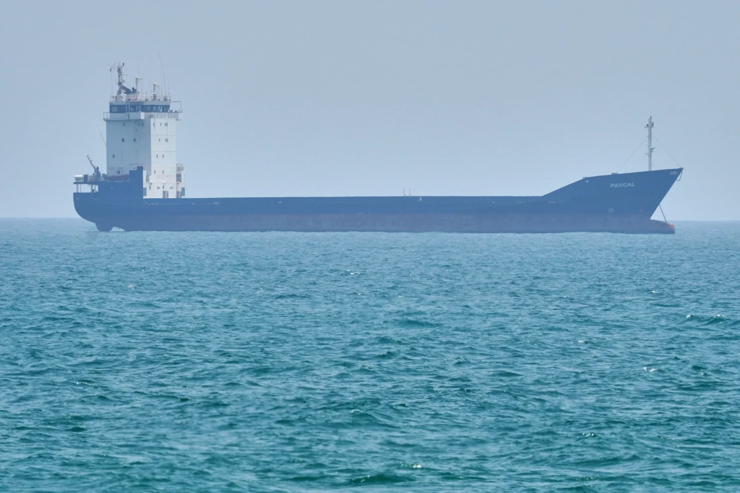 Oil Prices Surge 6% as U.S.–Iran Tensions Escalate in Strait of Hormuz