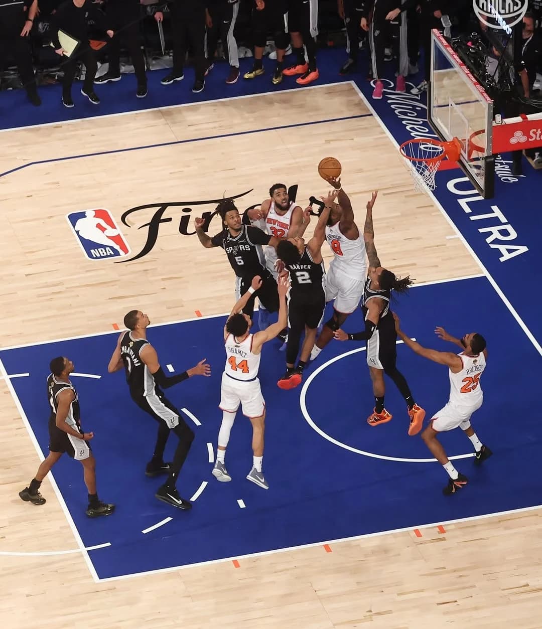 NBA Finals: Knicks yegereye igikombe cya mbere mu myaka 53 nyuma yo kwikura inyuma amanota 29 igatsinda Spurs