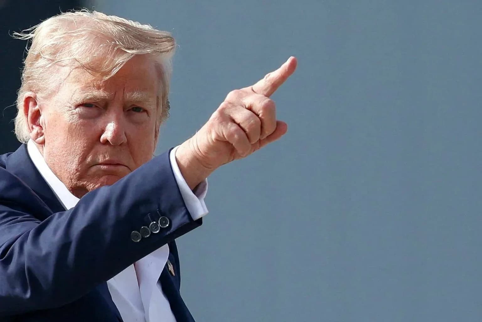 Trump Threatens New Strikes on Iran if Ships Are Targeted in Strait of Hormuz