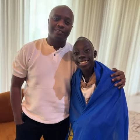 Umunyarwenya Tenge tenge yahuye n'umuhanzi King James