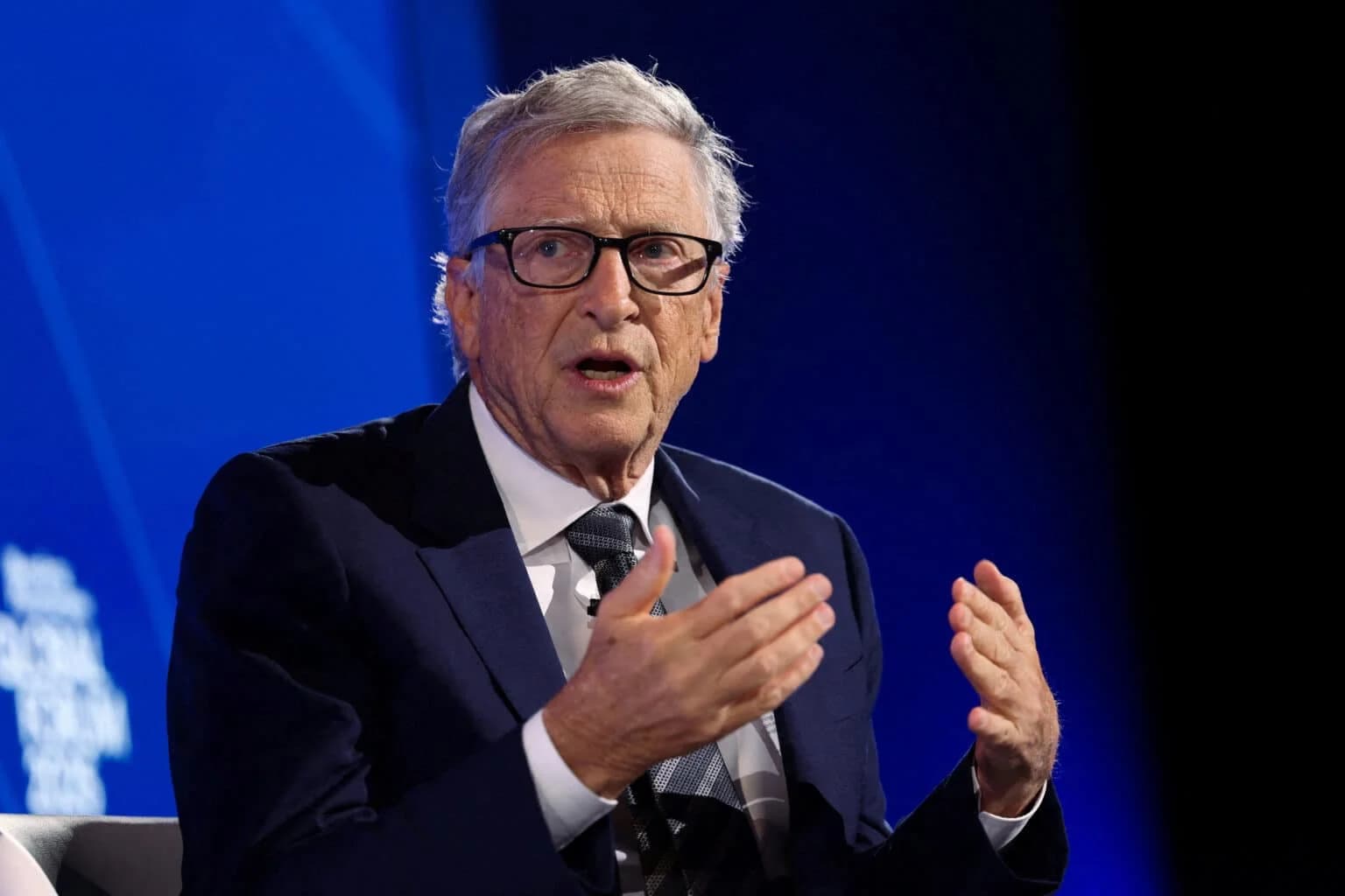 Bill Gates ari mu Rwanda: Yasuye uruganda rukora inshinge i Rwamagana, ashima uburyo igihugu cyubatse urwego rw’ubuzima n’ikoreshwa rya AI