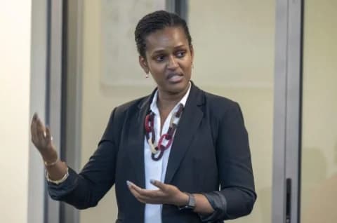 Minisitiri Umutoni yasabye urubyiruko gutekereza ku bitera imyumvire y’imyambarire