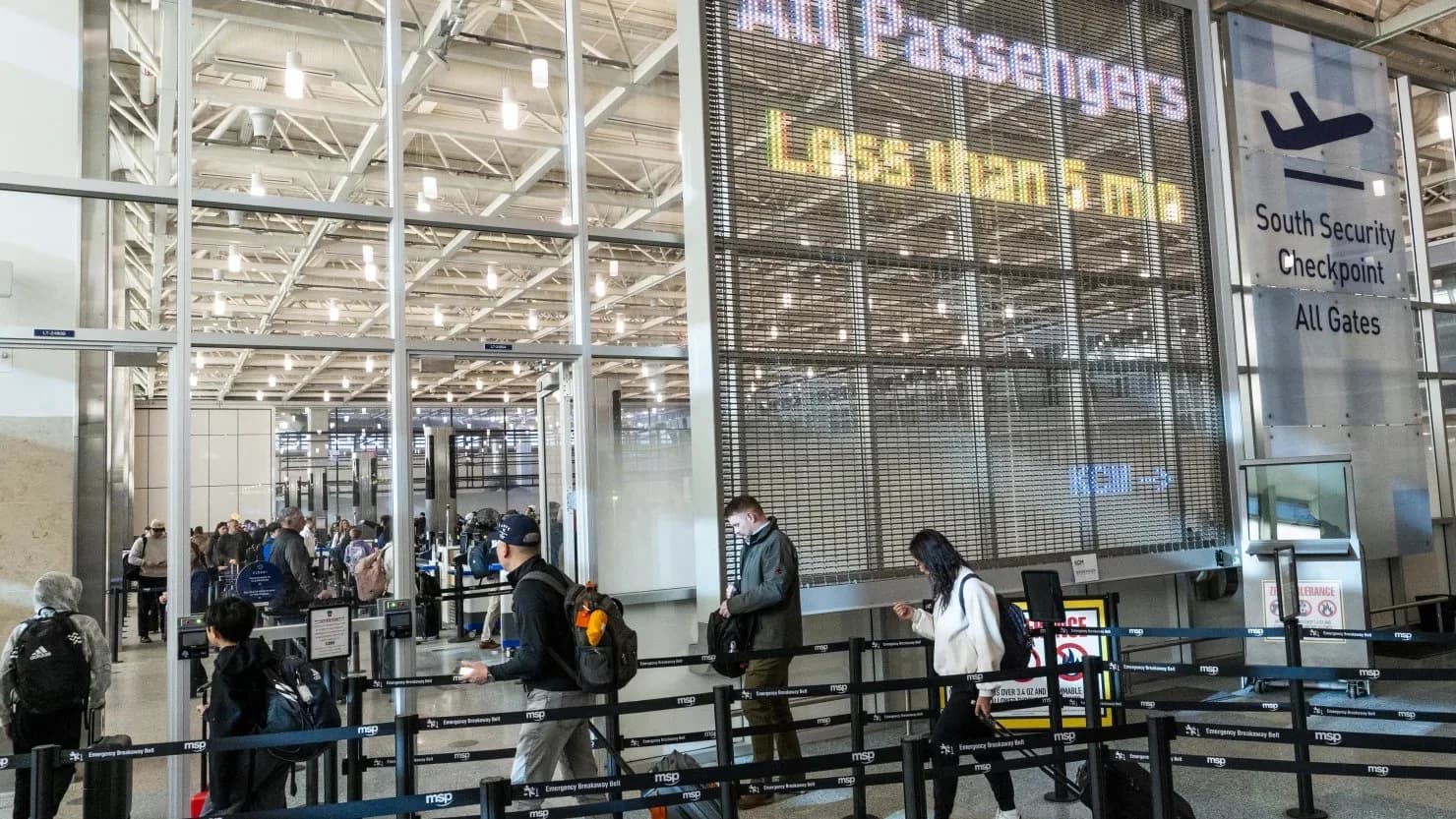 U.S. Airport Satisfaction Rises Despite Near-Record Travel Levels