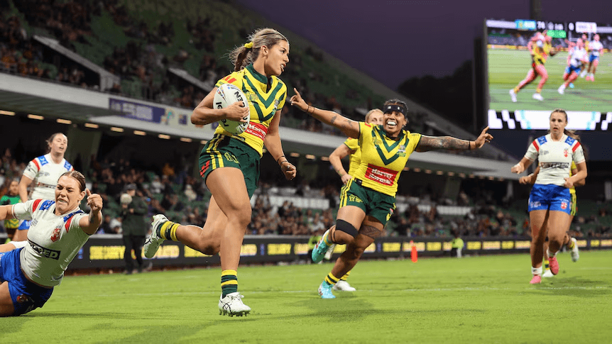 The Jillaroos dominate England 78-0 at the Women’s Rugby League World Cup, but lose Julia Robinson to a broken wrist
