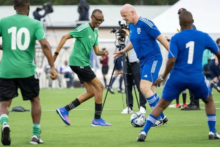Perezida w’u Rwanda Paul Kagame yagaragaye mu gikorwa cyo guha izina rishya stade ya Kigali y’i Nyamirambo ubusanzwe izwi nka stade regional Nyamirambo ndetse agaragara ari mukibuga akinana n'abandi banyacyubahiro.