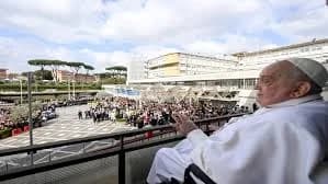 Pope Francis appears in public after five weeks in hospital