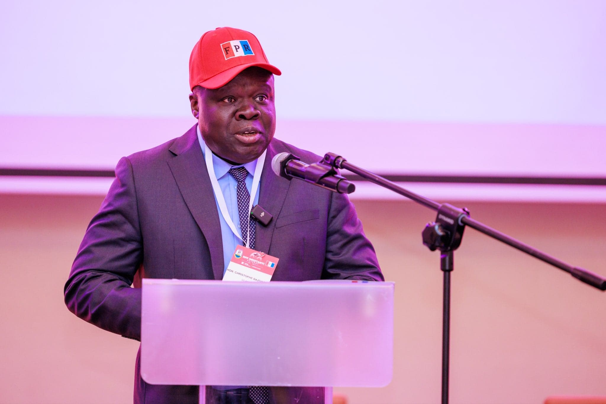 Urubyiruko rubarizwa i Burayi rwagiranye umwiherero n' Umunyamabanga Mukuru wa FPR.