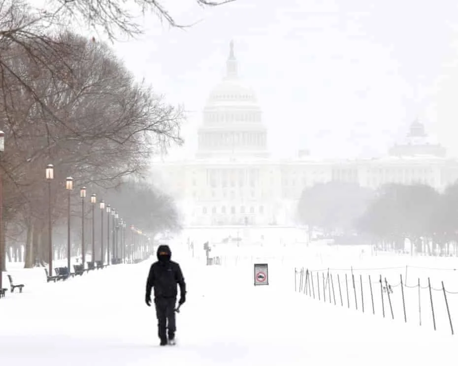 At least seven dead as massive winter storm plunges U.S. into crisis ...